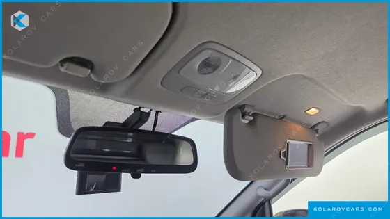 HYUNDAI STAREX VAN 5-SEATER