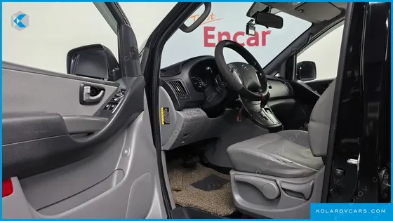 HYUNDAI STAREX VAN 5-SEATER