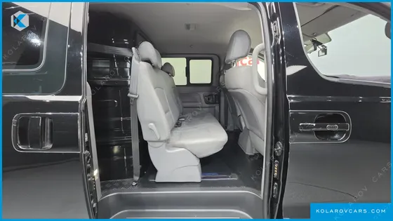 HYUNDAI STAREX VAN 5-SEATER