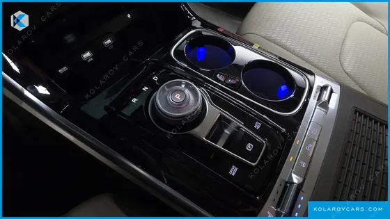 KIA CARNIVAL GASOLINE 9-SEATER HI-LIMOUSINE