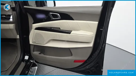 KIA CARNIVAL GASOLINE 9-SEATER HI-LIMOUSINE