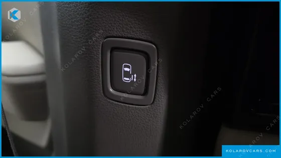 KIA CARNIVAL GASOLINE 9-SEATER HI-LIMOUSINE