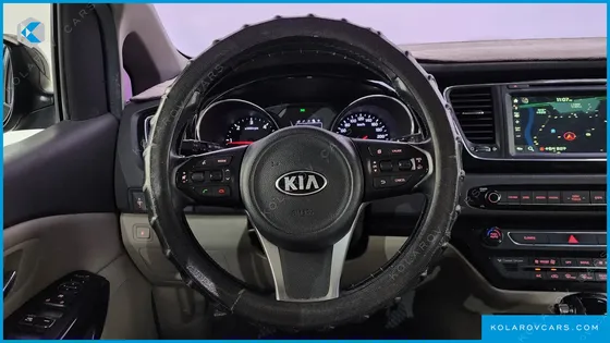KIA CARNIVAL 9-SEATER PRESTIGE