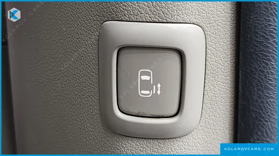 KIA CARNIVAL 9-SEATER PRESTIGE