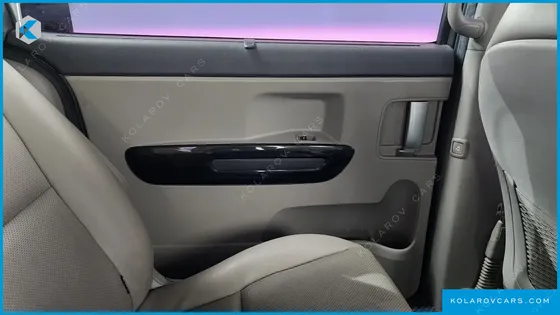 KIA CARNIVAL 9-SEATER PRESTIGE