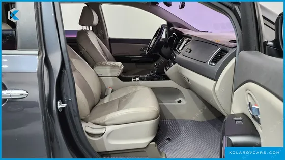 KIA CARNIVAL 9-SEATER PRESTIGE