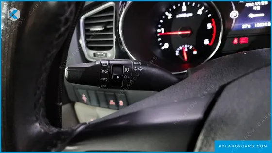 KIA CARNIVAL 9-SEATER PRESTIGE