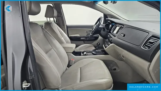 KIA CARNIVAL 9-SEATER PRESTIGE