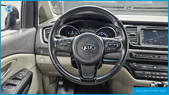 KIA CARNIVAL 9-SEATER PRESTIGE