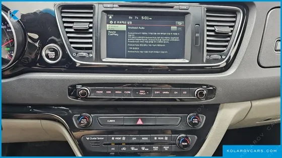 KIA CARNIVAL 9-SEATER PRESTIGE
