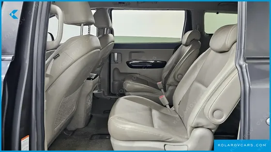 KIA CARNIVAL 9-SEATER PRESTIGE