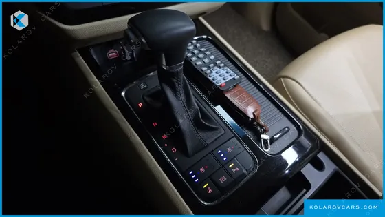 KIA CARNIVAL 9-SEATER PRESTIGE