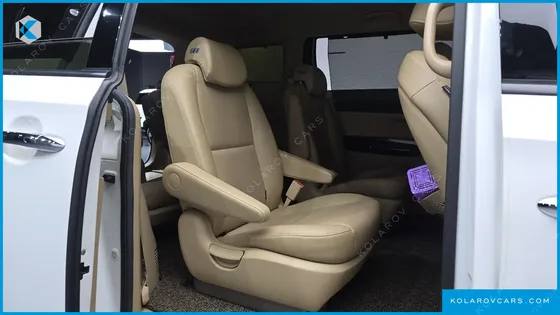 KIA CARNIVAL 9-SEATER PRESTIGE