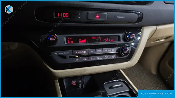 KIA CARNIVAL 9-SEATER PRESTIGE
