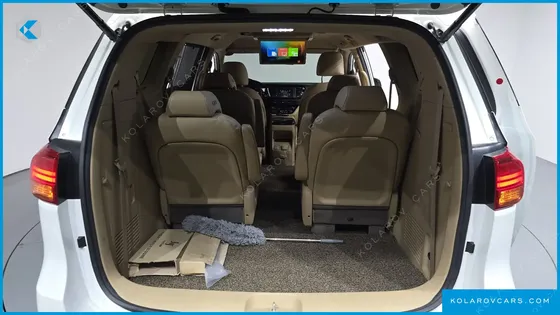 KIA CARNIVAL 9-SEATER PRESTIGE