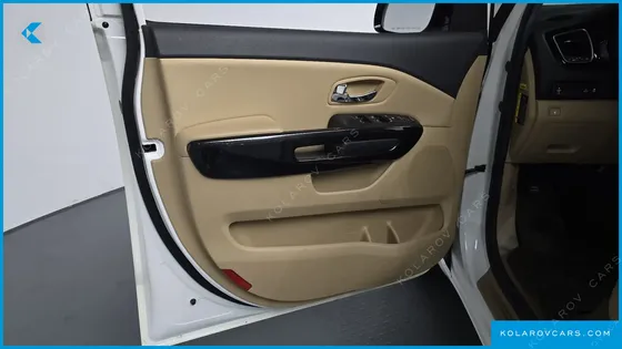 KIA CARNIVAL 9-SEATER PRESTIGE