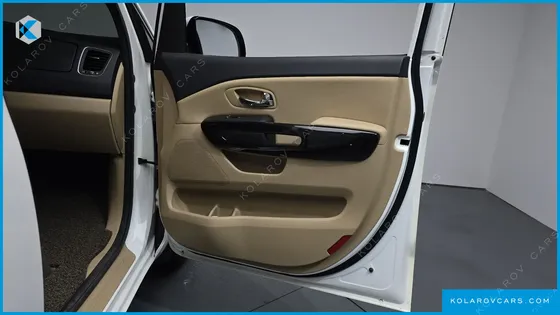 KIA CARNIVAL 9-SEATER PRESTIGE