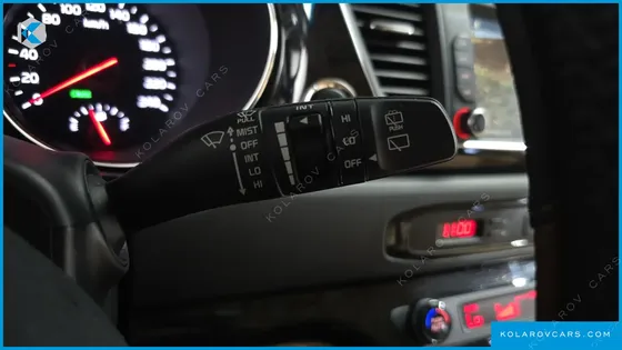 KIA CARNIVAL 9-SEATER PRESTIGE