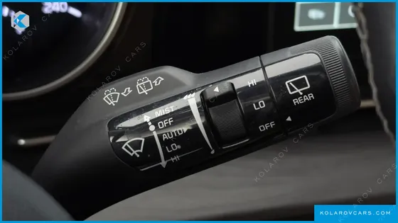 KIA CARNIVAL DIESEL 9-SEATER NOBLESSE