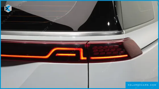 KIA CARNIVAL DIESEL 9-SEATER NOBLESSE
