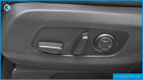 KIA CARNIVAL DIESEL 9-SEATER NOBLESSE
