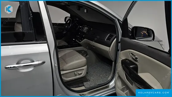 KIA CARNIVAL 9-SEATER NOBLESSE SPECIAL