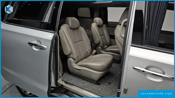 KIA CARNIVAL 9-SEATER NOBLESSE SPECIAL