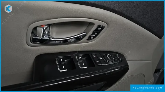 KIA CARNIVAL 9-SEATER NOBLESSE SPECIAL