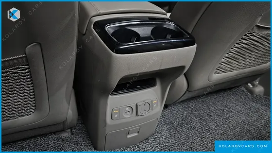 KIA CARNIVAL 9-SEATER NOBLESSE SPECIAL
