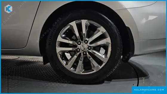 KIA CARNIVAL 9-SEATER NOBLESSE SPECIAL