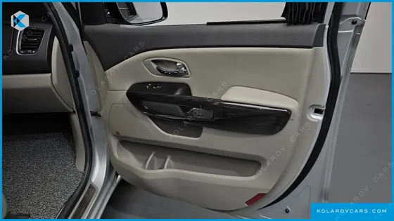 KIA CARNIVAL 9-SEATER NOBLESSE SPECIAL