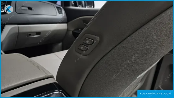 KIA CARNIVAL 9-SEATER NOBLESSE SPECIAL