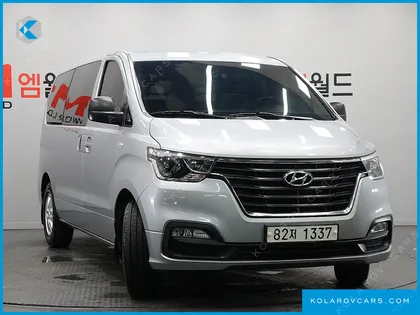 HYUNDAI STAREX VAN 3-SEATER