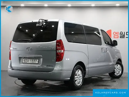 HYUNDAI STAREX VAN 3-SEATER