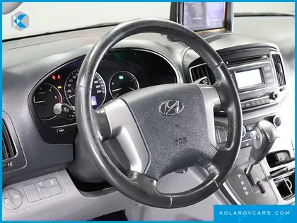 HYUNDAI STAREX VAN 3-SEATER