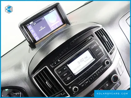 HYUNDAI STAREX VAN 3-SEATER