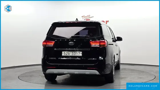 KIA CARNIVAL 7-SEATER LIMOUSINE