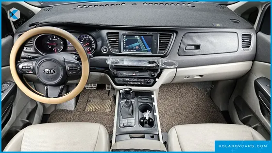 KIA CARNIVAL 9-SEATER LUXURY