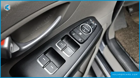 KIA CARNIVAL 9-SEATER LUXURY