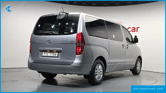 HYUNDAI STAREX VAN 3-SEATER