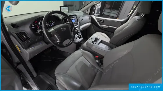 HYUNDAI STAREX VAN 3-SEATER