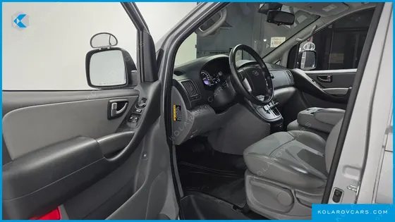 HYUNDAI STAREX VAN 3-SEATER