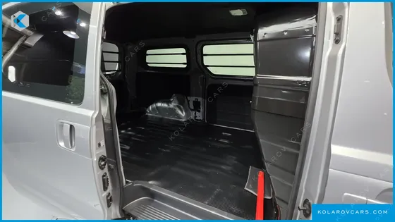 HYUNDAI STAREX VAN 3-SEATER