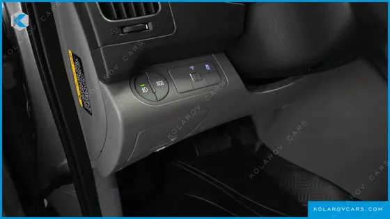 HYUNDAI STAREX VAN 3-SEATER