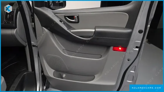 HYUNDAI STAREX VAN 3-SEATER