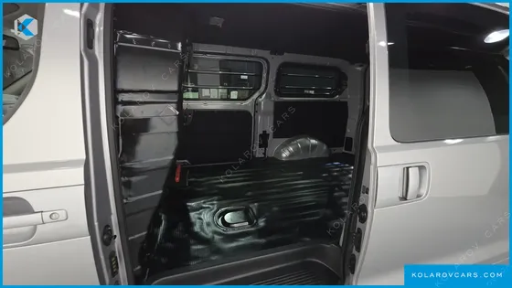 HYUNDAI STAREX VAN 3-SEATER