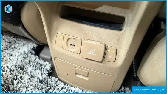 KIA CARNIVAL 9-SEATER NOBLESSE SPECIAL
