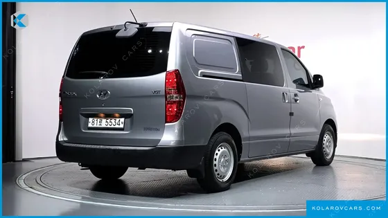 HYUNDAI STAREX VAN 5-SEATER