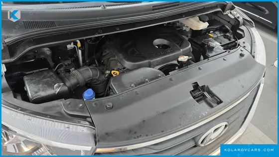 HYUNDAI STAREX VAN 5-SEATER