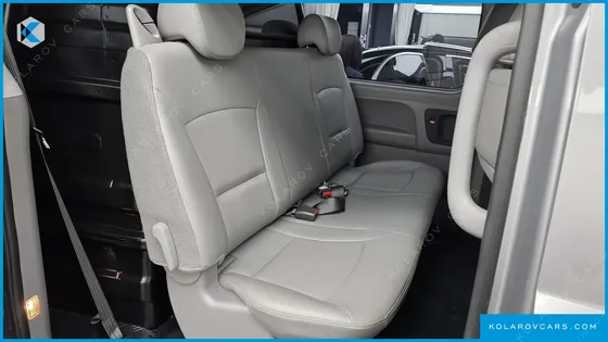 HYUNDAI STAREX VAN 5-SEATER
